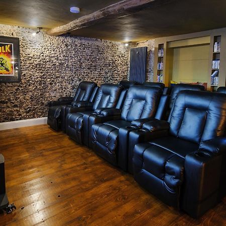 Huge Deluxe 600 Year Old Essex Manor, Hot Tub, Cinema Room, Sky Tv Saffron Walden Buitenkant foto