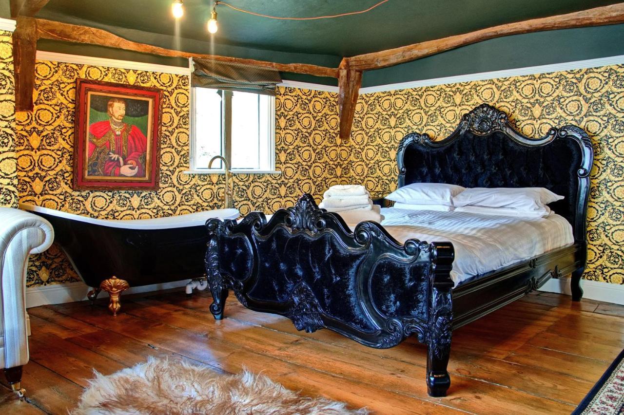 Huge Deluxe 600 Year Old Essex Manor, Hot Tub, Cinema Room, Sky Tv Saffron Walden Buitenkant foto